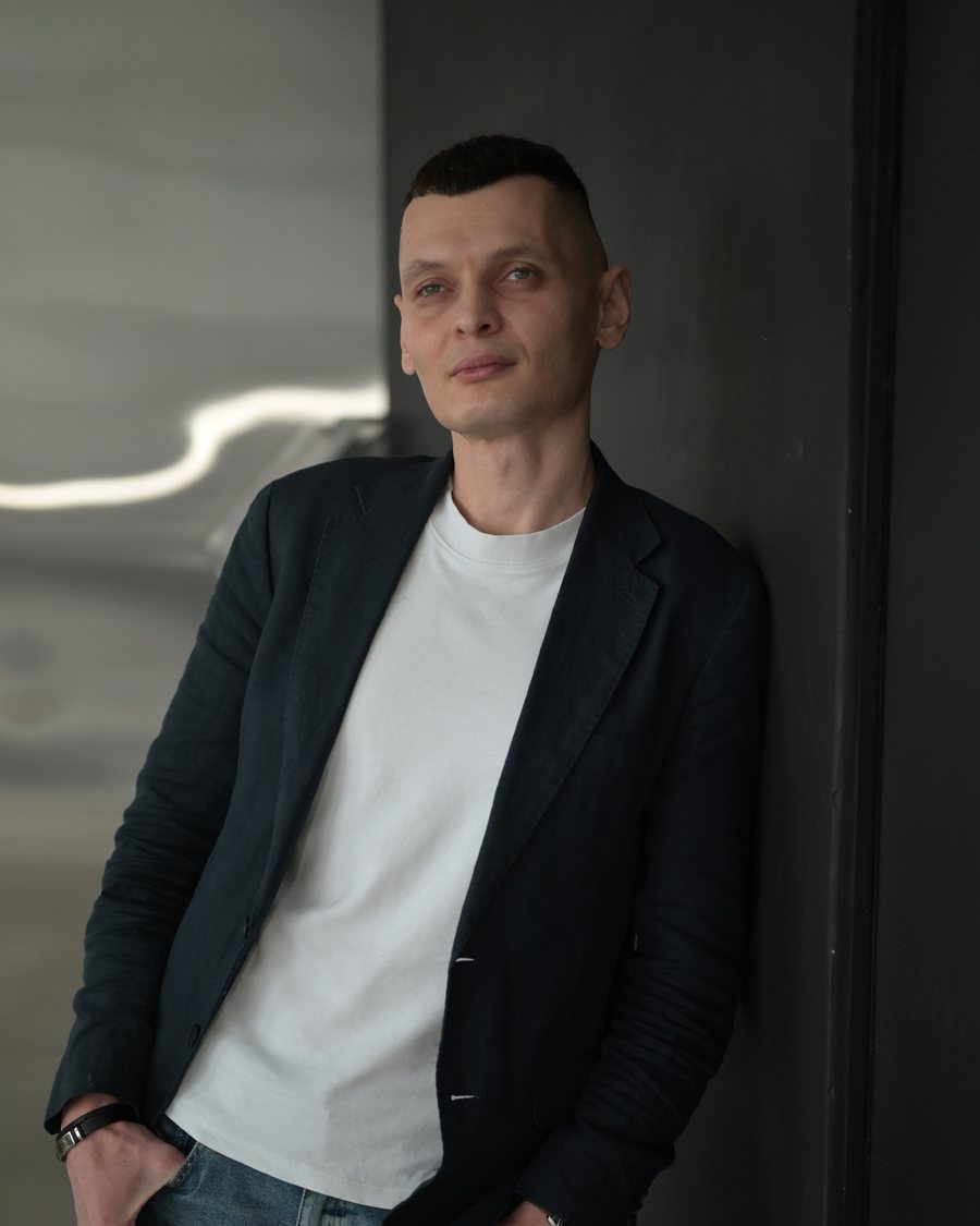 Антон Глухов